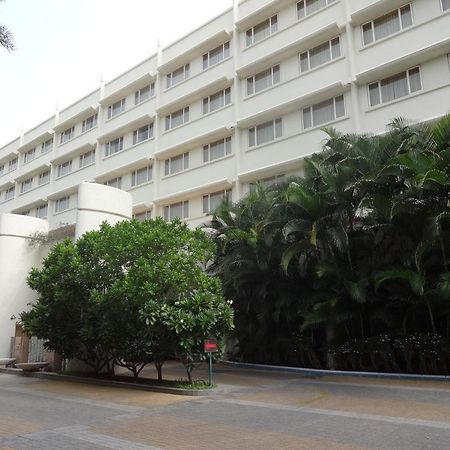 Ellaa Hotel Gachibowli Хайдарабад Экстерьер фото