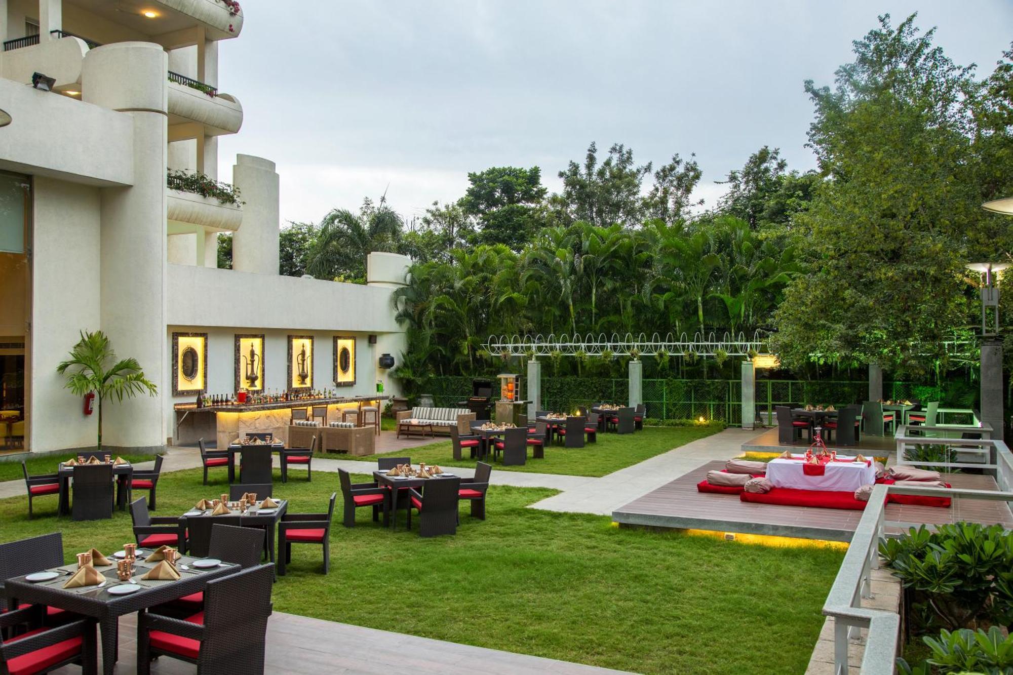 Ellaa Hotel Gachibowli Хайдарабад Экстерьер фото