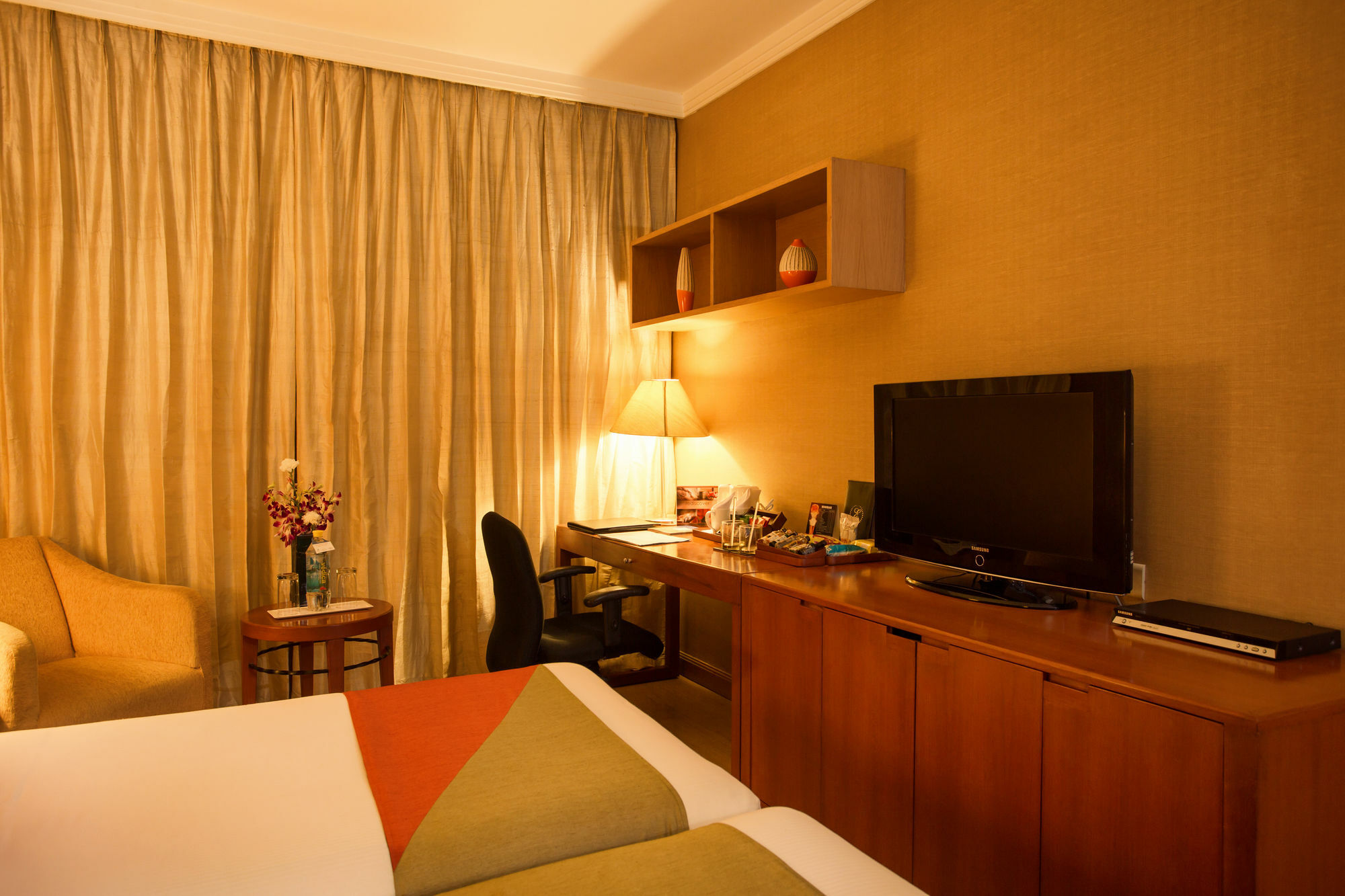 Ellaa Hotel Gachibowli Хайдарабад Экстерьер фото