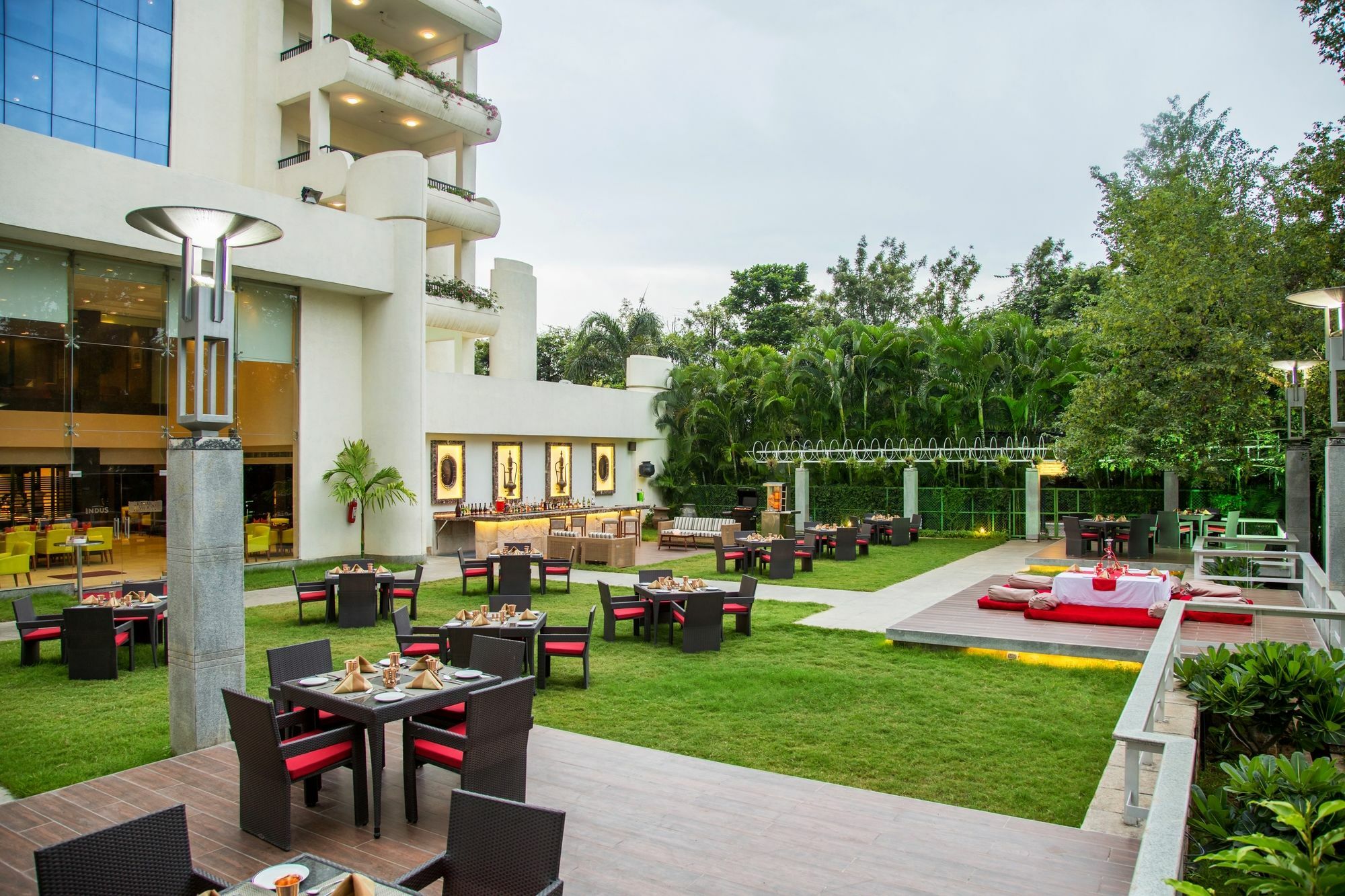 Ellaa Hotel Gachibowli Хайдарабад Экстерьер фото