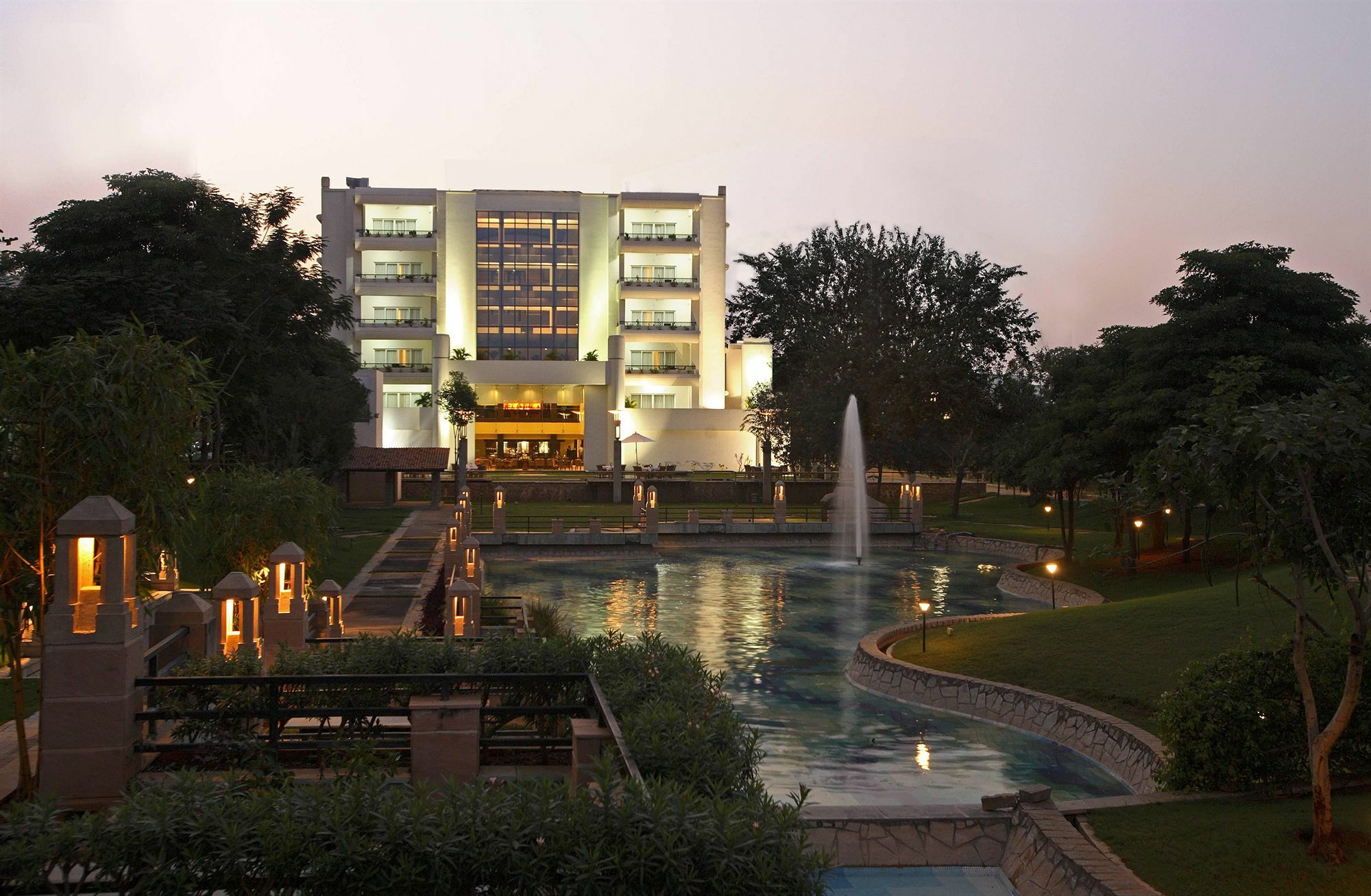 Ellaa Hotel Gachibowli Хайдарабад Экстерьер фото